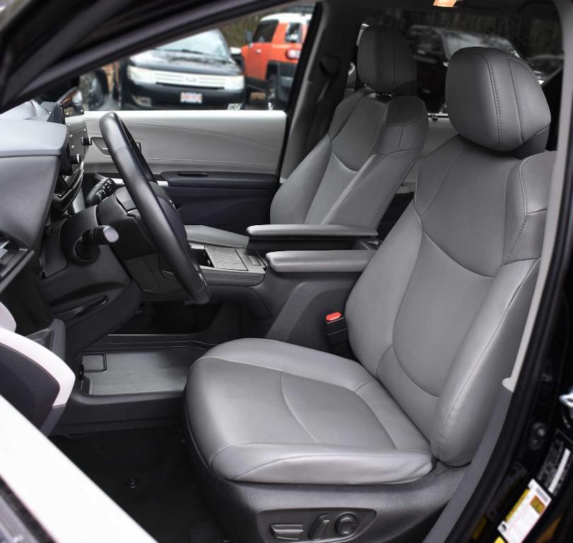 used 2022 Toyota Sienna car, priced at $37,877