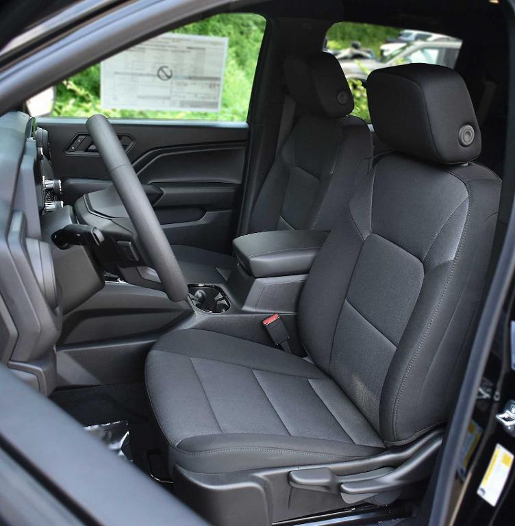 new 2025 Chevrolet Colorado car, priced at $39,995
