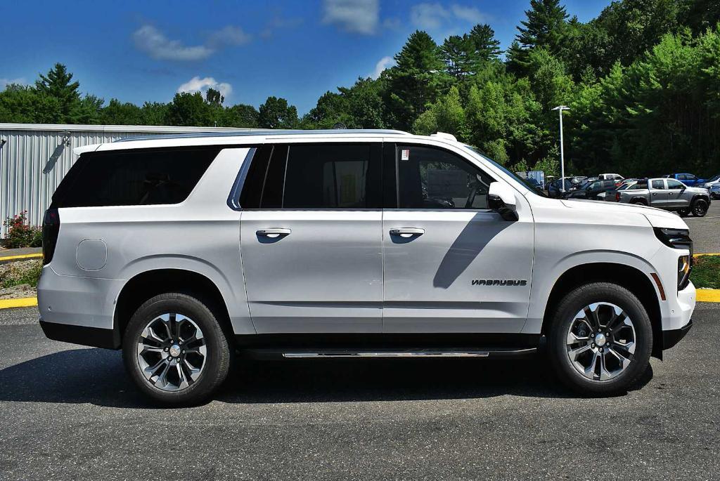 new 2025 Chevrolet Suburban car, priced at $72,470