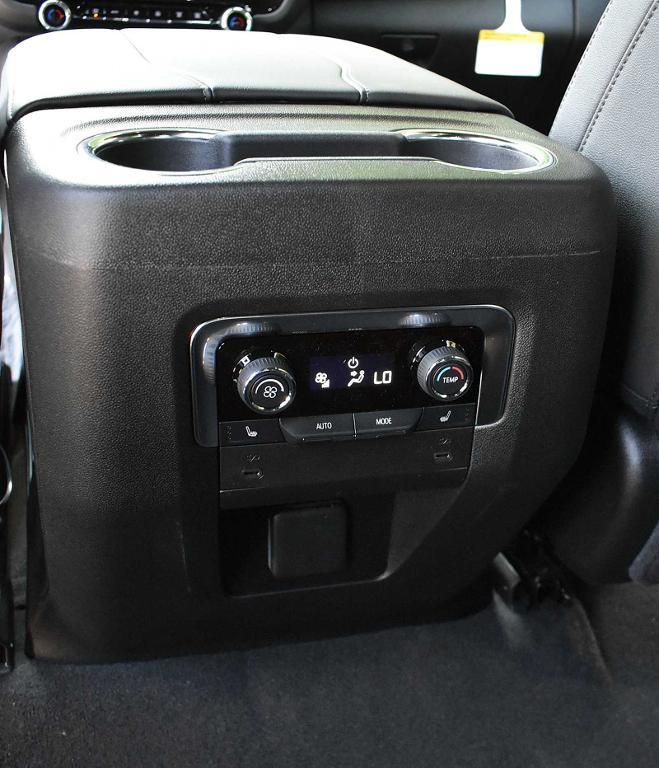new 2025 Chevrolet Suburban car, priced at $72,470