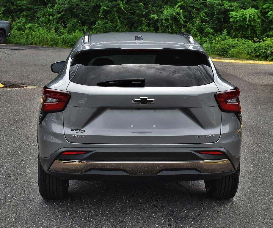 new 2025 Chevrolet Trax car, priced at $24,985