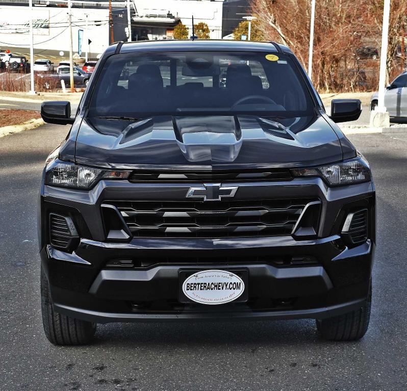 new 2025 Chevrolet Colorado car, priced at $40,135