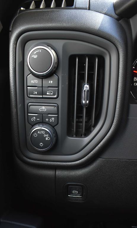 new 2025 Chevrolet Silverado 1500 car, priced at $43,760