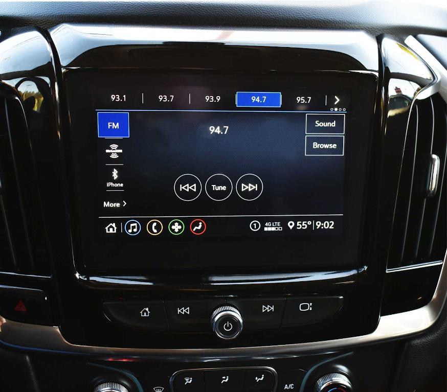 used 2021 Chevrolet Traverse car, priced at $31,877