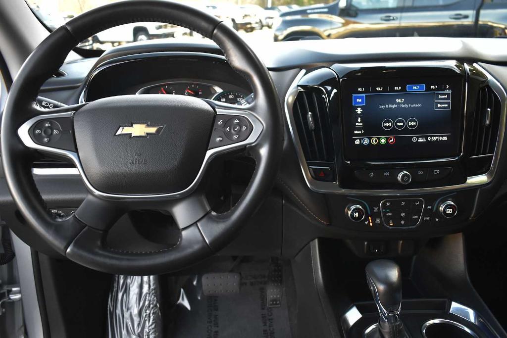 used 2021 Chevrolet Traverse car, priced at $31,877