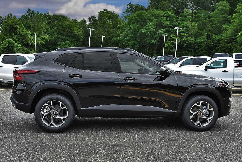new 2025 Chevrolet Trax car, priced at $23,735