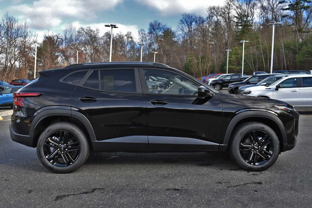 new 2025 Chevrolet Trax car, priced at $25,250