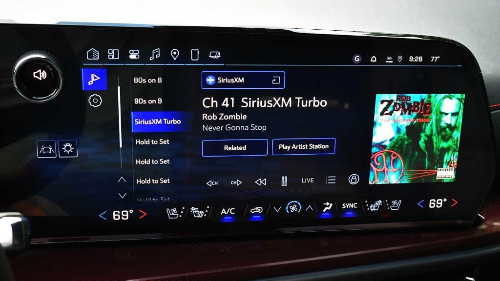 new 2025 Chevrolet Traverse car, priced at $55,040