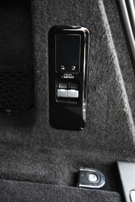 used 2024 Land Rover Range Rover Sport car, priced at $78,877