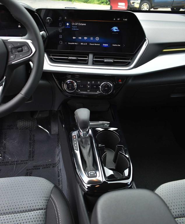 new 2025 Chevrolet Trax car, priced at $23,735
