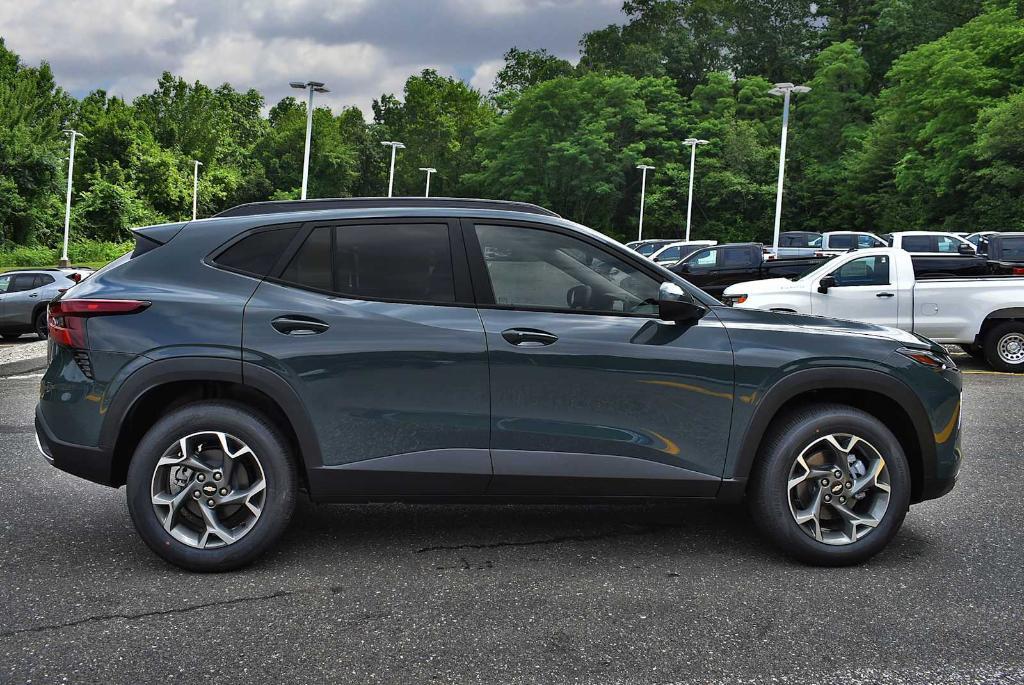 new 2025 Chevrolet Trax car, priced at $23,735