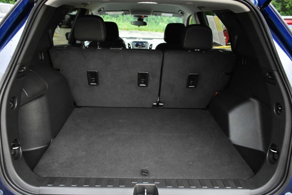 used 2023 Chevrolet Equinox car, priced at $22,877
