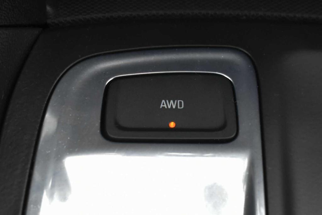used 2023 Chevrolet Equinox car, priced at $22,877