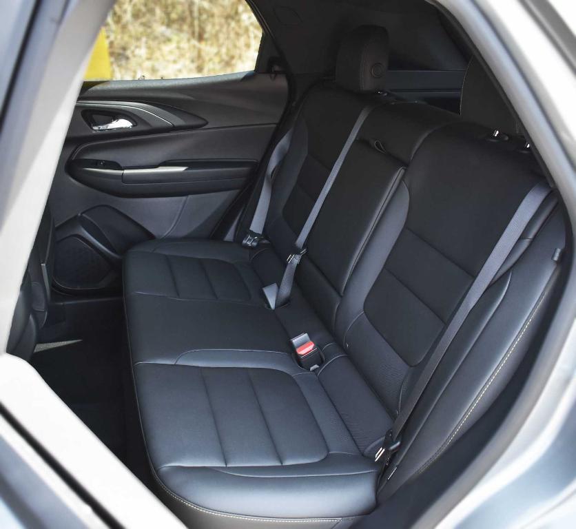 new 2025 Chevrolet TrailBlazer car, priced at $31,280
