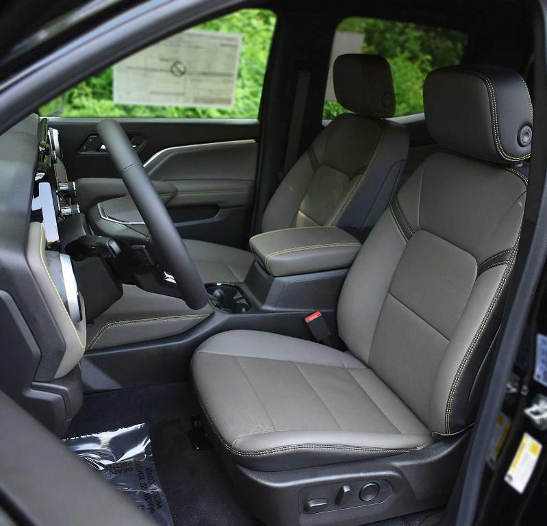 new 2025 Chevrolet Colorado car, priced at $47,465