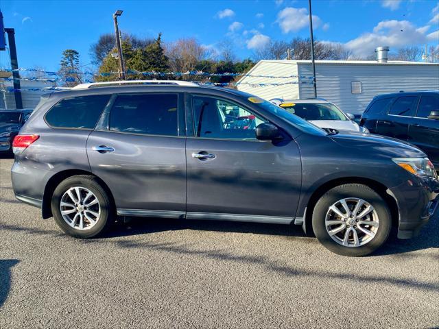 used 2014 Nissan Pathfinder car, priced at $9,850