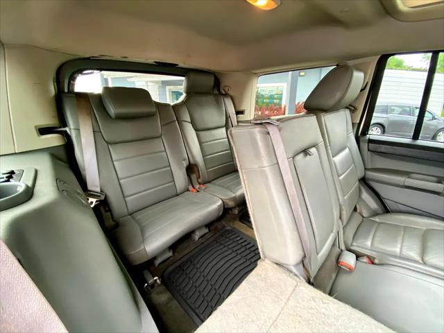 used 2006 Jeep Commander car, priced at $5,990