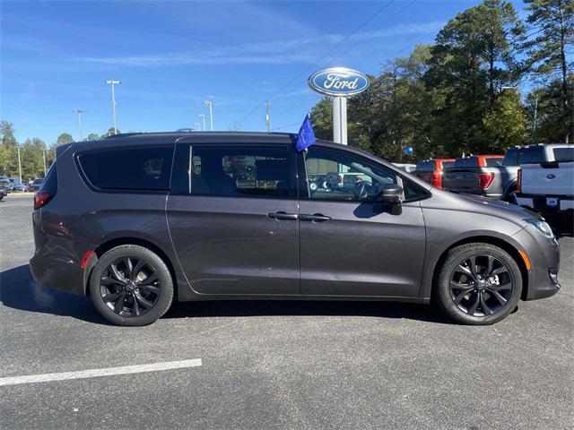 used 2020 Chrysler Pacifica car, priced at $31,400