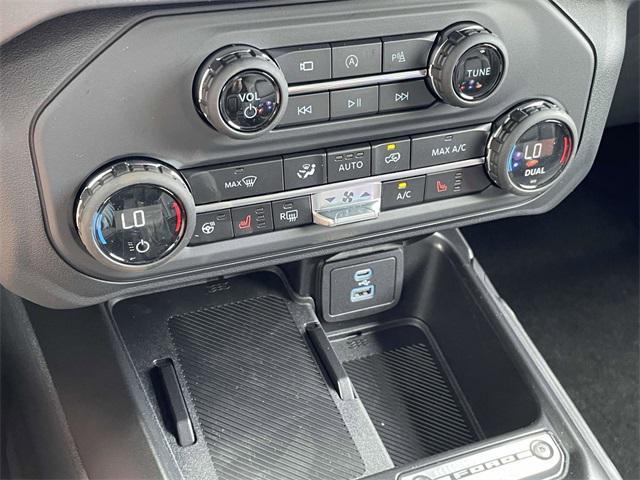 new 2025 Ford Bronco car, priced at $53,425