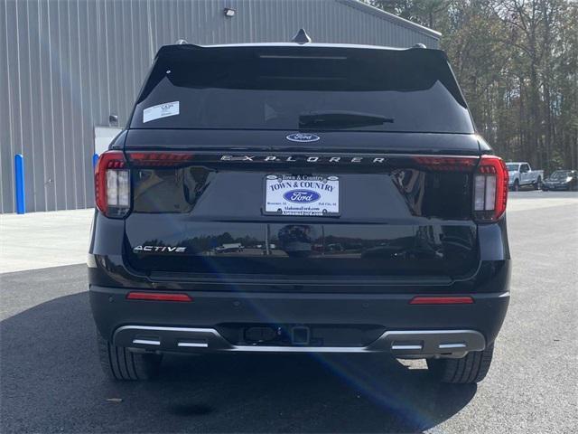 new 2025 Ford Explorer car, priced at $40,966