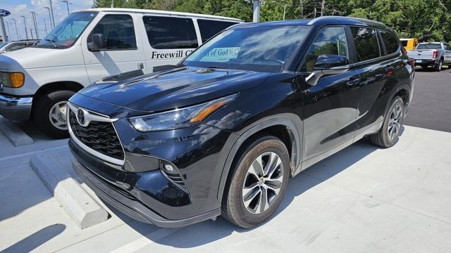 used 2023 Toyota Highlander car