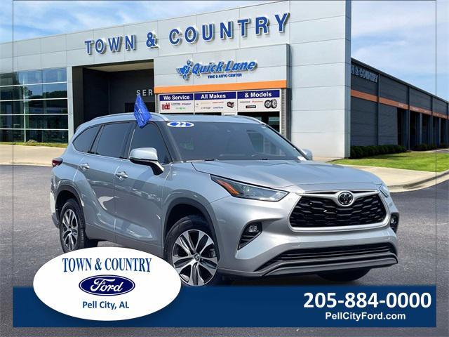 used 2022 Toyota Highlander car, priced at $36,500