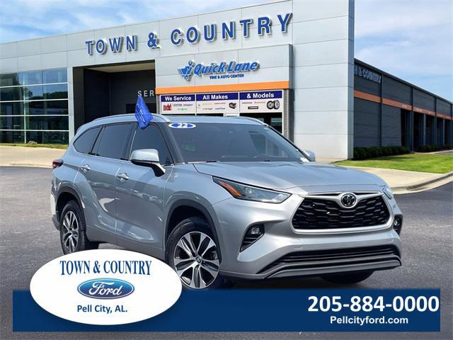 used 2022 Toyota Highlander car, priced at $36,268
