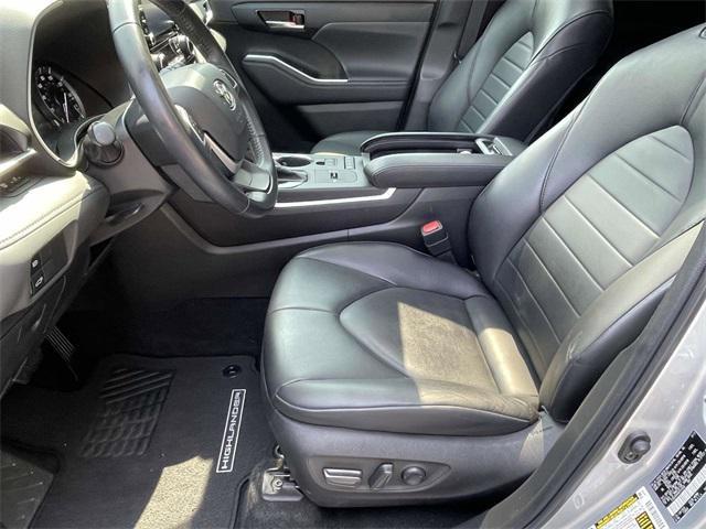 used 2022 Toyota Highlander car, priced at $36,500