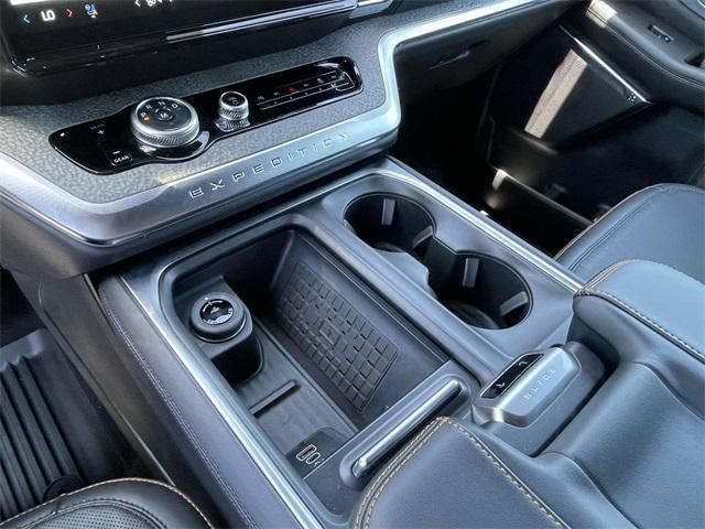 new 2025 Ford Expedition car, priced at $83,025
