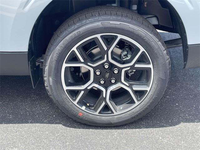 new 2025 Ford Maverick car, priced at $40,046