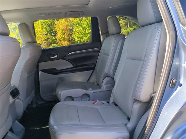 used 2019 Toyota Highlander car, priced at $29,490