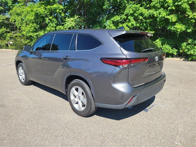 used 2022 Toyota Highlander car, priced at $29,995