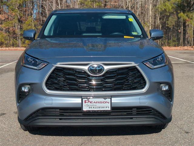 used 2021 Toyota Highlander car, priced at $26,395