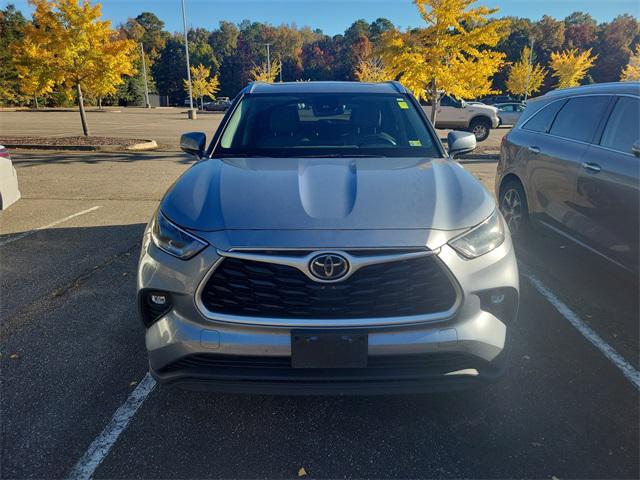used 2021 Toyota Highlander car, priced at $31,495