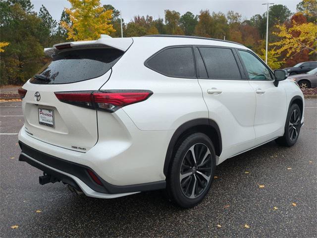 used 2021 Toyota Highlander car, priced at $37,495