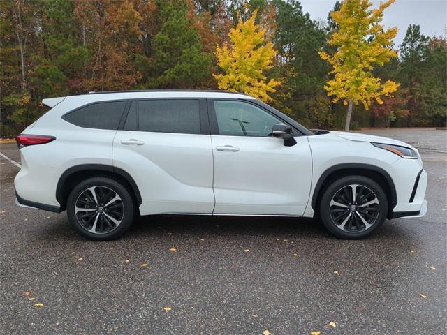 used 2021 Toyota Highlander car, priced at $37,495