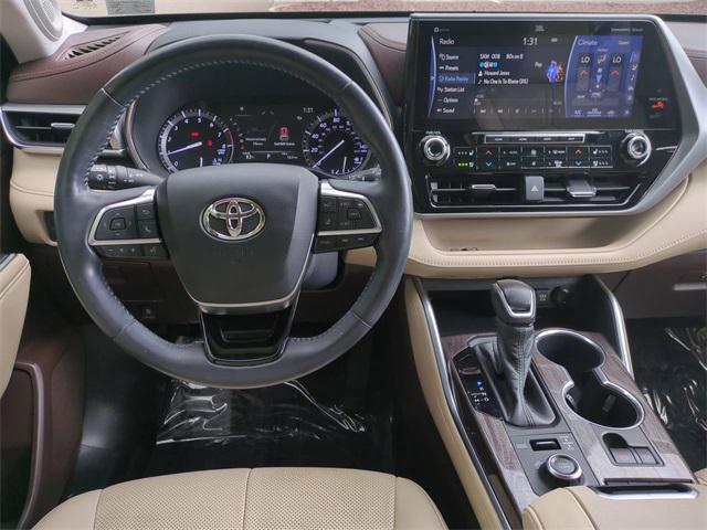used 2020 Toyota Highlander car, priced at $29,496
