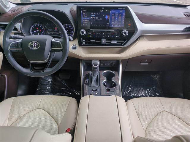 used 2020 Toyota Highlander car, priced at $29,496