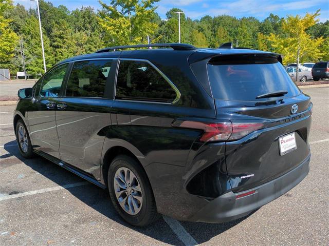 used 2023 Toyota Sienna car, priced at $40,010