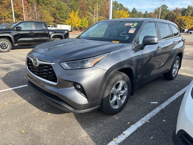 used 2024 Toyota Highlander car, priced at $42,495