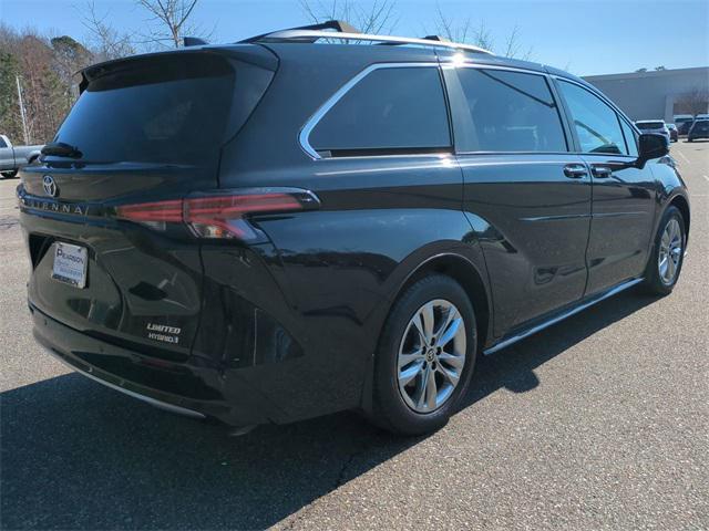 used 2022 Toyota Sienna car, priced at $39,995