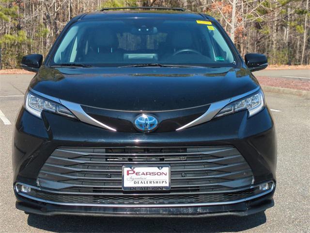 used 2022 Toyota Sienna car, priced at $39,995