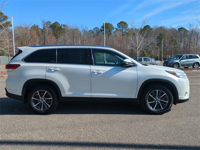 used 2019 Toyota Highlander car, priced at $26,995