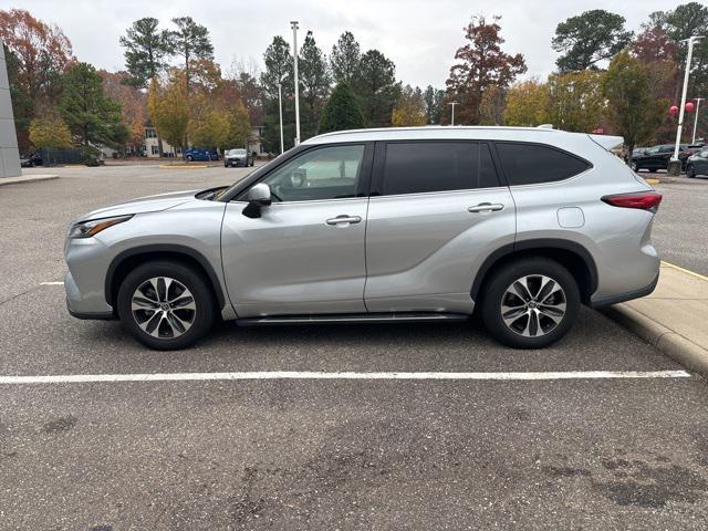 used 2020 Toyota Highlander car, priced at $30,995