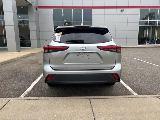 used 2020 Toyota Highlander car, priced at $30,995