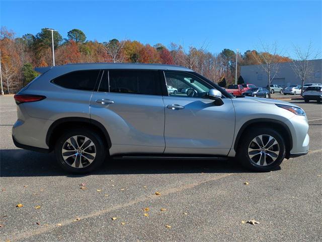 used 2020 Toyota Highlander car, priced at $28,115