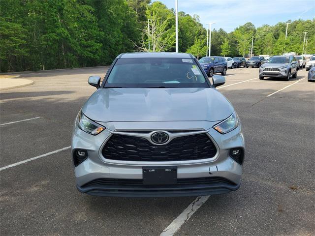 used 2021 Toyota Highlander car, priced at $29,995