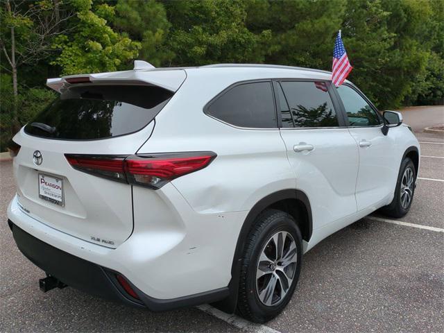 used 2023 Toyota Highlander car, priced at $39,995