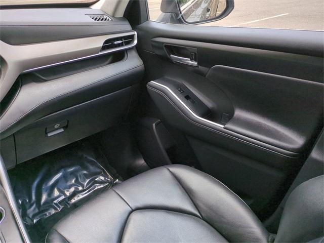 used 2021 Toyota Highlander Hybrid car, priced at $38,350