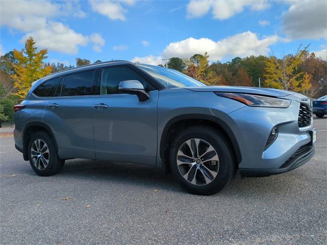 used 2021 Toyota Highlander car, priced at $34,690